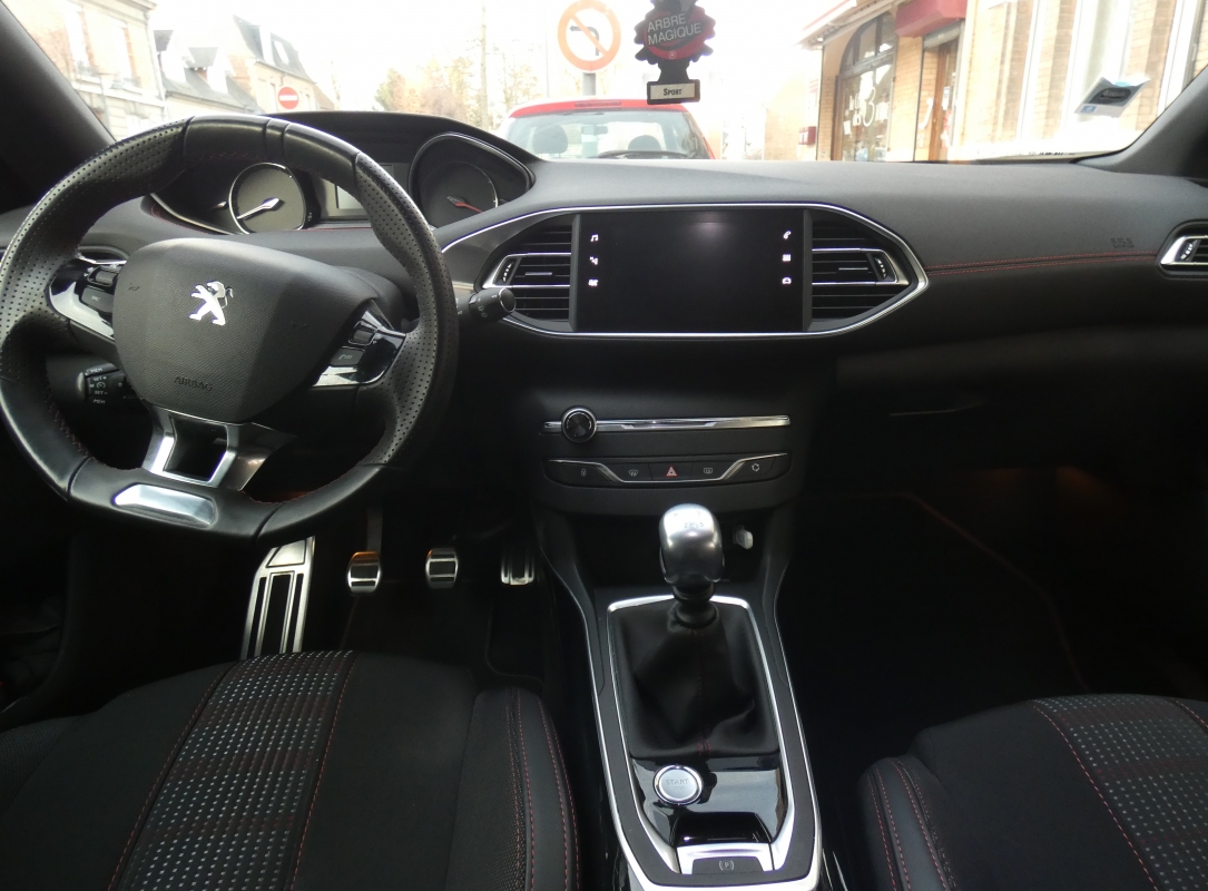 Peugeot 308 — 8